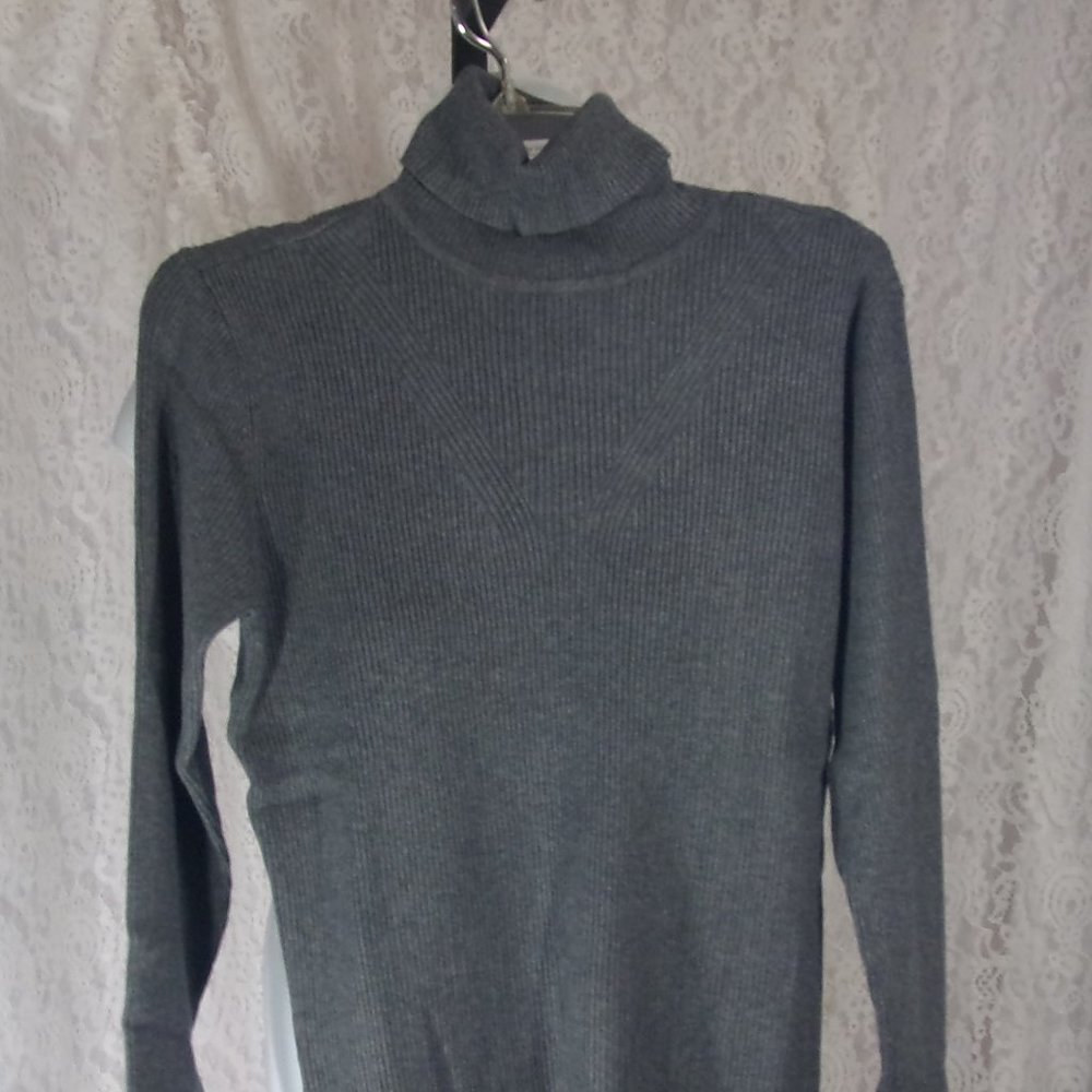 Charcoal Grey Rib Knit Turtleneck Sweater NWT Size L